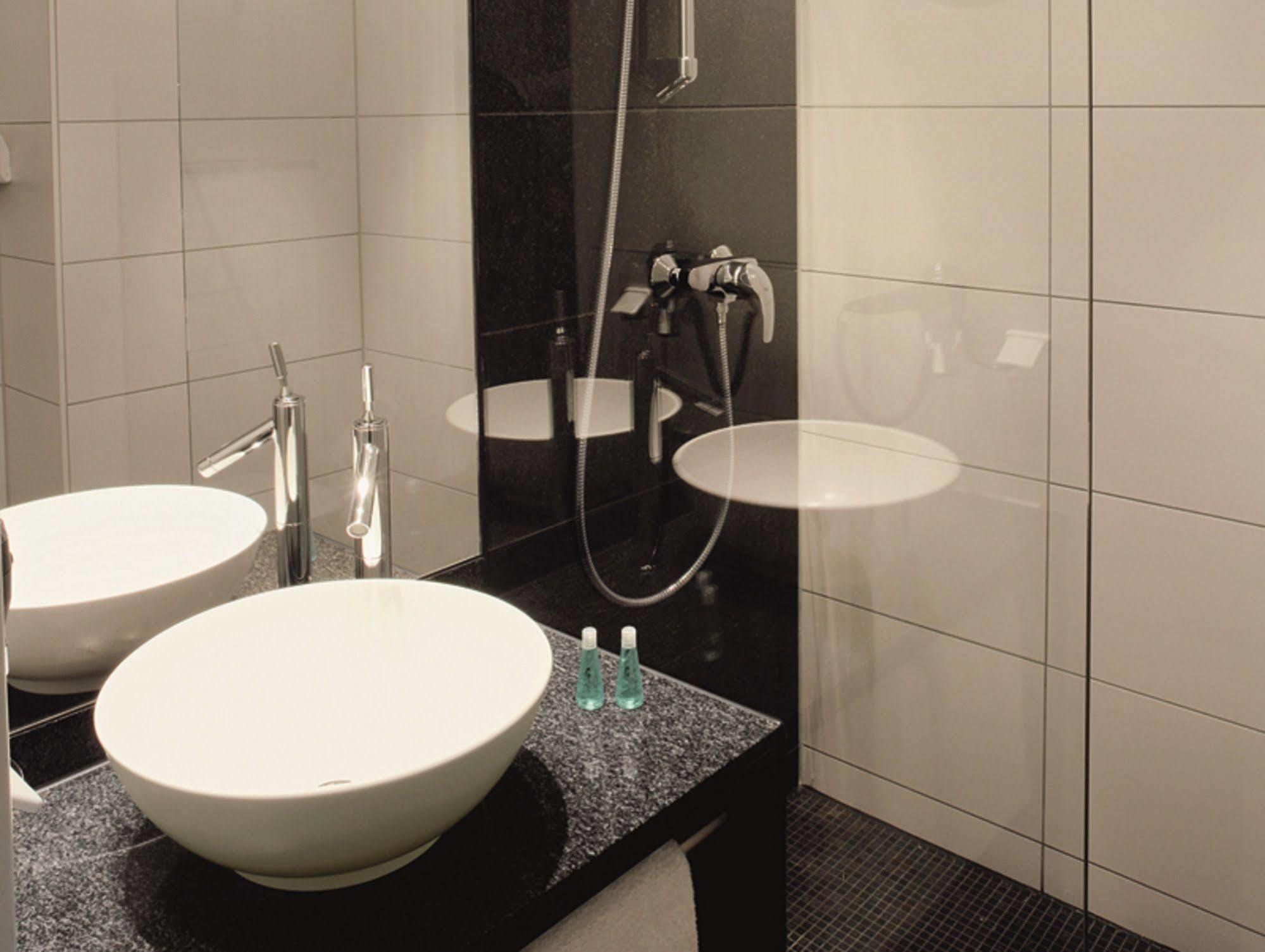 Motel One Σααρμπρύκεν Εξωτερικό φωτογραφία